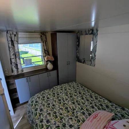 Adria Lido Di , Direct On & Town